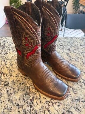 Men’s Texas Country Cowboy Boots. Size 9.